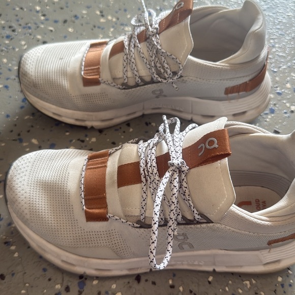 On Cloudnova Sneakers - Picture 3 of 4